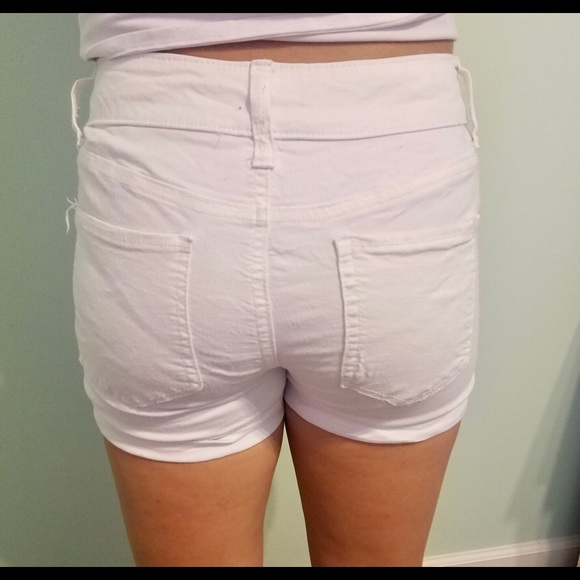 Authen’tic American heritage white jean shorts - Picture 3 of 4